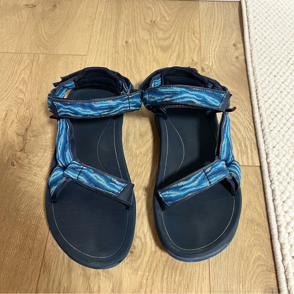 Teva Original Universal Sandals Blue Wave Pattern Women’s Size 8 Men’s Size 6 - Picture 3 of 8